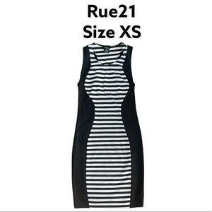 ‼️SALE ‼️ Rue21 striped dress size XS 🖤